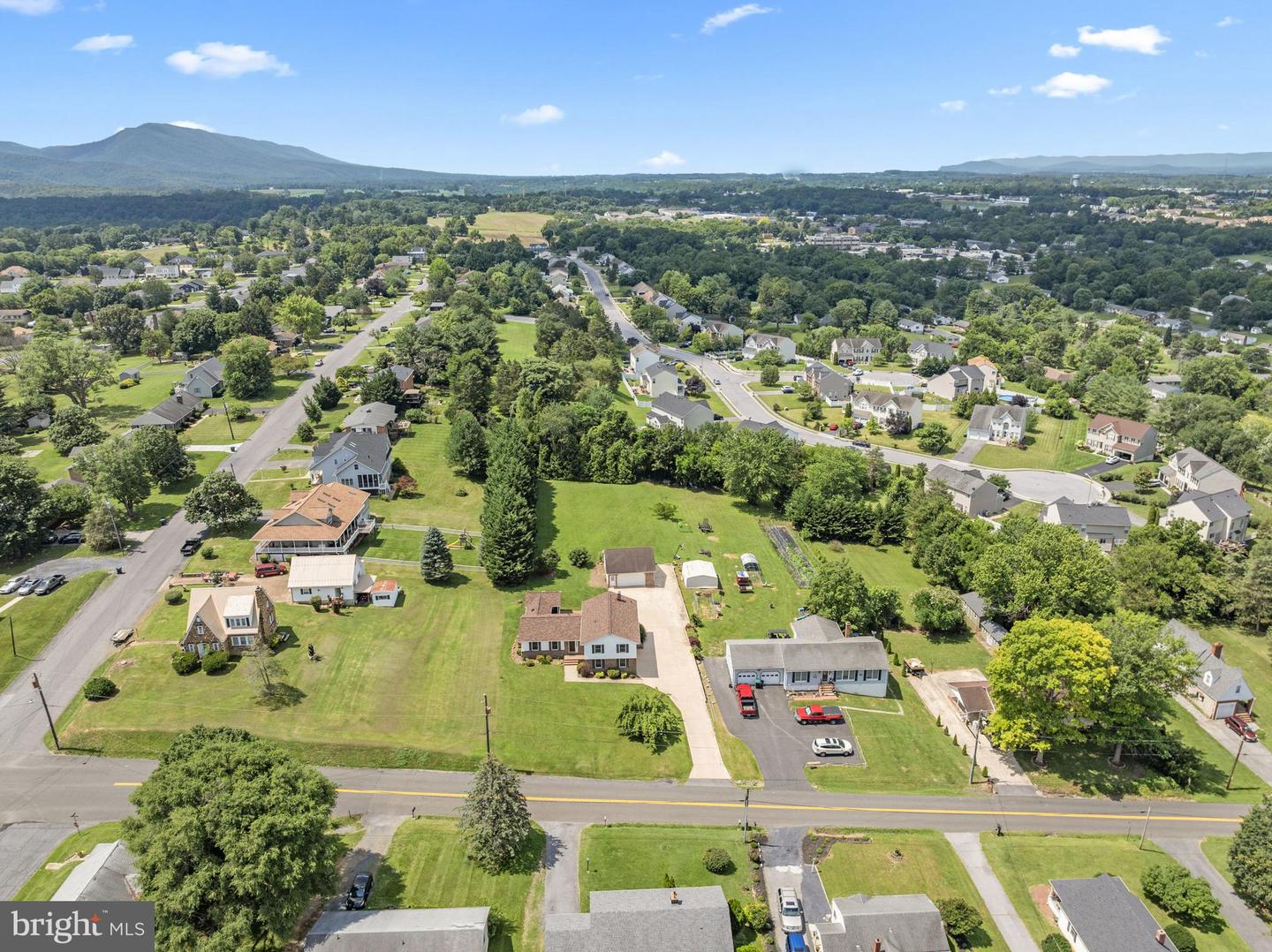 336 HOLLINGSWORTH RD, WOODSTOCK, Virginia 22664, 4 Bedrooms Bedrooms, ,2 BathroomsBathrooms,Residential,For sale,336 HOLLINGSWORTH RD,VASH2011980 MLS # VASH2011980