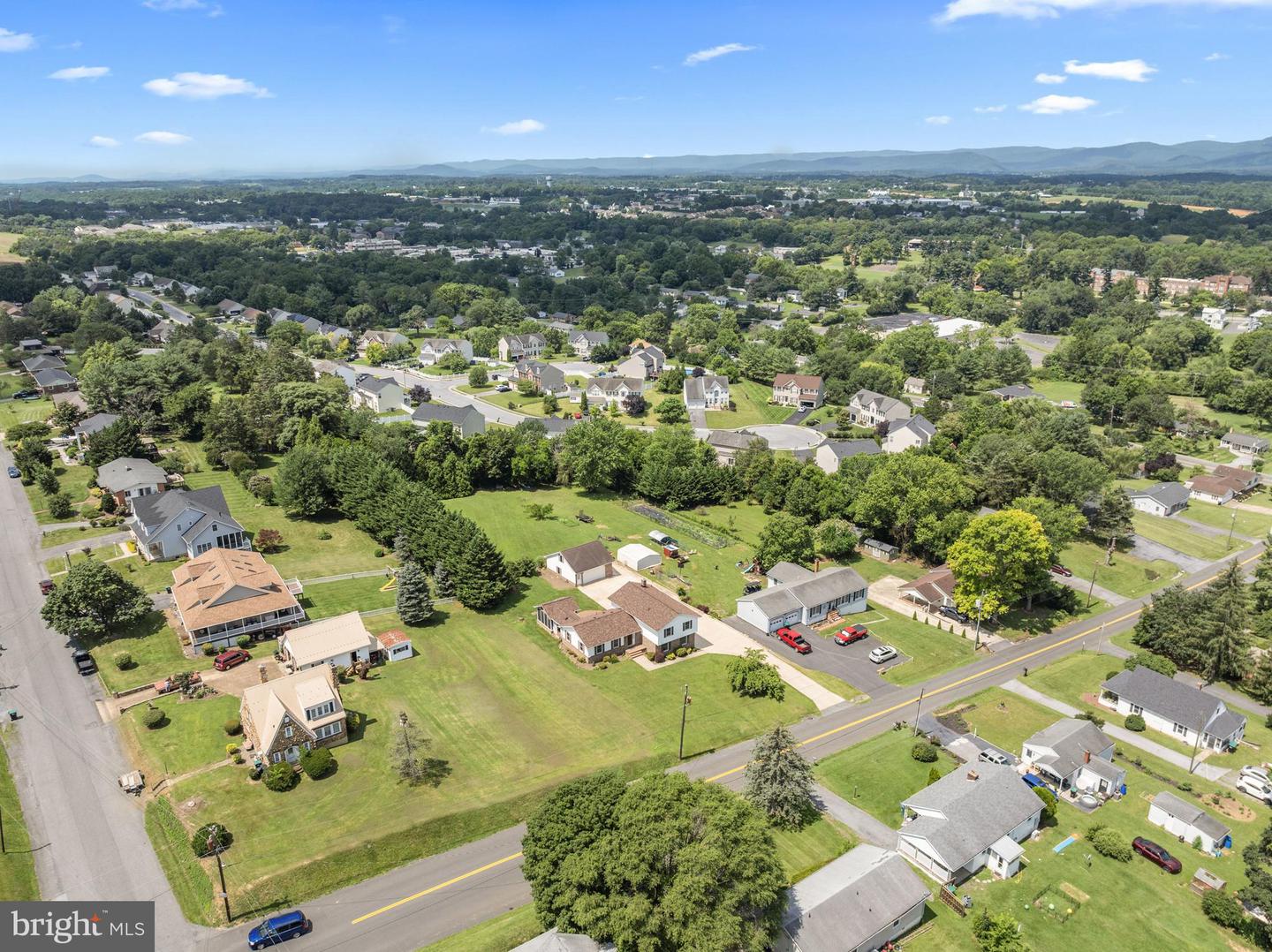 336 HOLLINGSWORTH RD, WOODSTOCK, Virginia 22664, 4 Bedrooms Bedrooms, ,2 BathroomsBathrooms,Residential,For sale,336 HOLLINGSWORTH RD,VASH2011980 MLS # VASH2011980