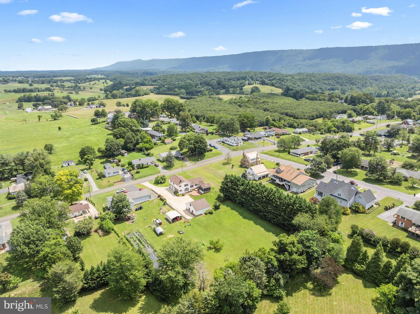 336 HOLLINGSWORTH RD, WOODSTOCK, Virginia 22664, 4 Bedrooms Bedrooms, ,2 BathroomsBathrooms,Residential,For sale,336 HOLLINGSWORTH RD,VASH2011980 MLS # VASH2011980