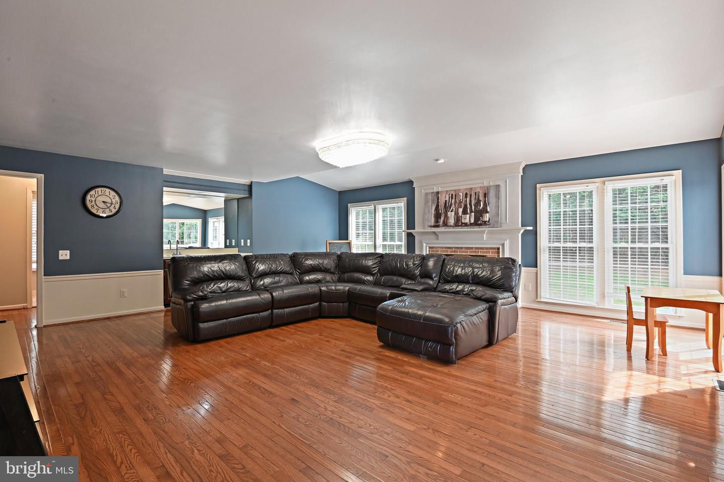 5802 HAMPTON FOREST WAY, FAIRFAX, Virginia 22030, 4 Bedrooms Bedrooms, ,4 BathroomsBathrooms,Residential,For sale,5802 HAMPTON FOREST WAY,VAFX2255354 MLS # VAFX2255354