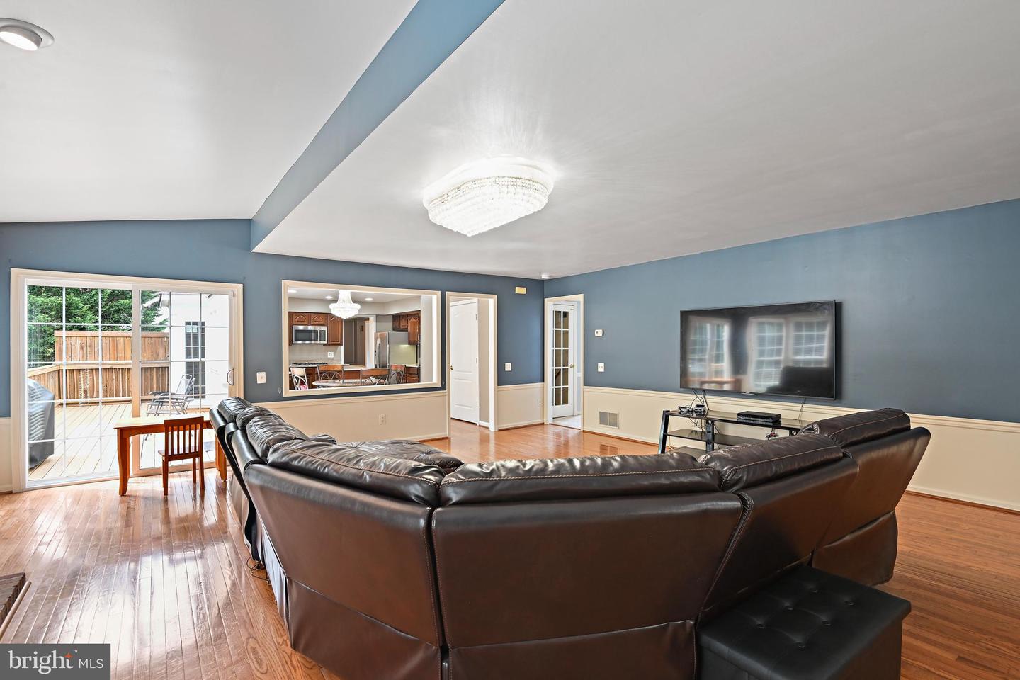 5802 HAMPTON FOREST WAY, FAIRFAX, Virginia 22030, 4 Bedrooms Bedrooms, ,4 BathroomsBathrooms,Residential,For sale,5802 HAMPTON FOREST WAY,VAFX2255354 MLS # VAFX2255354