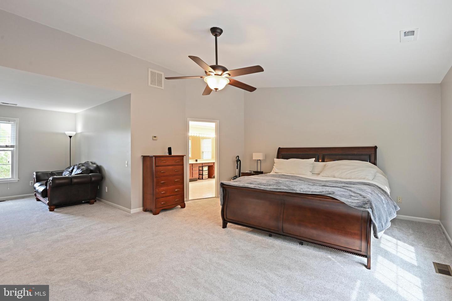 5802 HAMPTON FOREST WAY, FAIRFAX, Virginia 22030, 4 Bedrooms Bedrooms, ,4 BathroomsBathrooms,Residential,For sale,5802 HAMPTON FOREST WAY,VAFX2255354 MLS # VAFX2255354