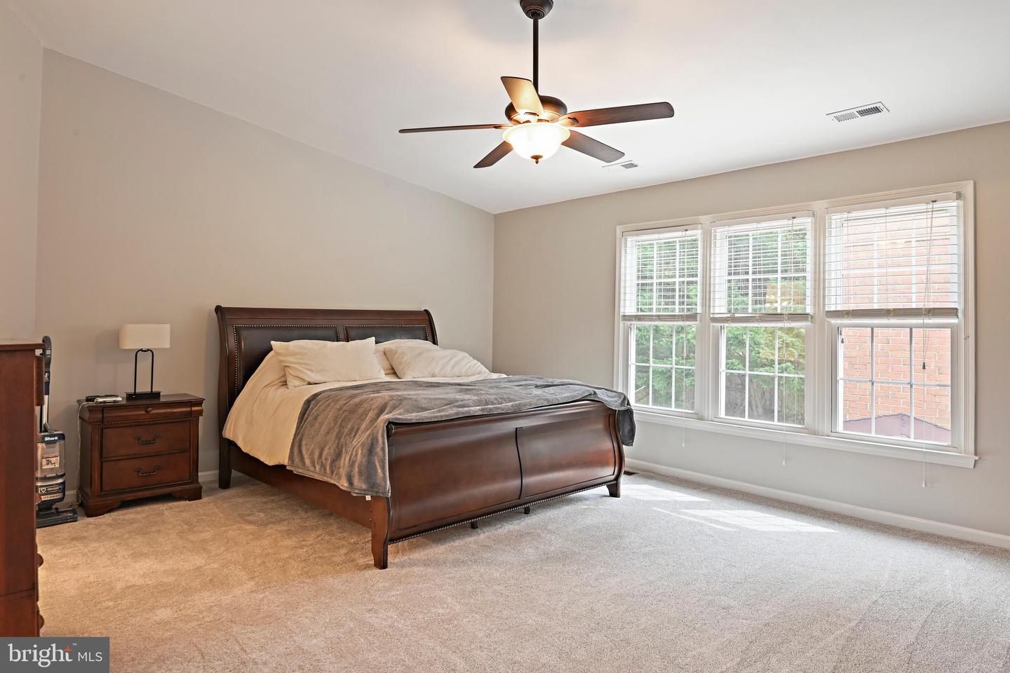 5802 HAMPTON FOREST WAY, FAIRFAX, Virginia 22030, 4 Bedrooms Bedrooms, ,4 BathroomsBathrooms,Residential,For sale,5802 HAMPTON FOREST WAY,VAFX2255354 MLS # VAFX2255354