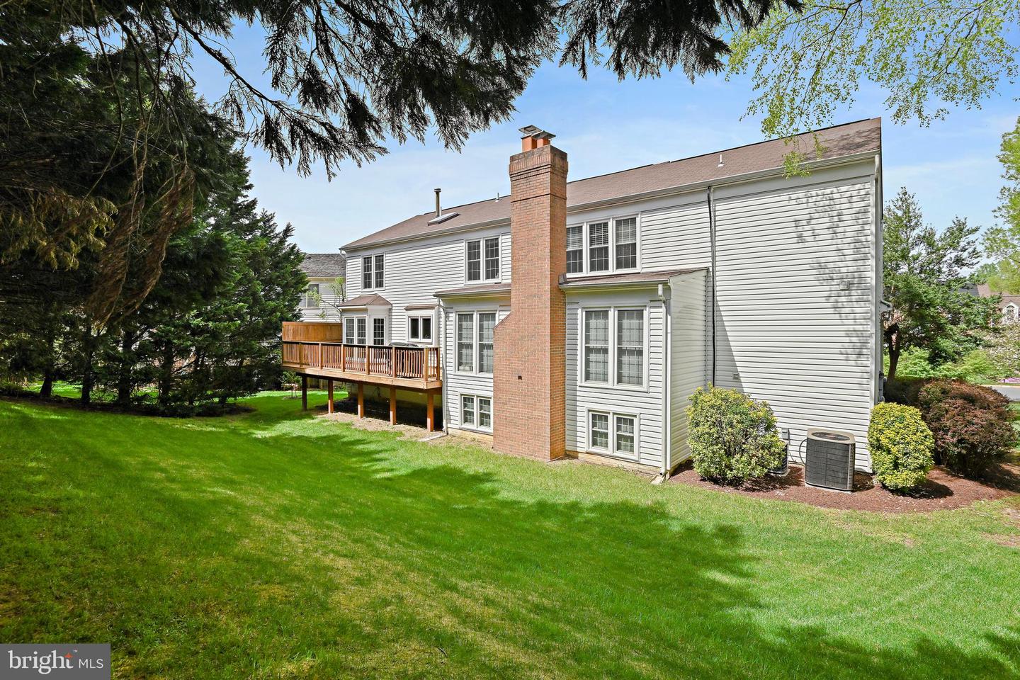 5802 HAMPTON FOREST WAY, FAIRFAX, Virginia 22030, 4 Bedrooms Bedrooms, ,4 BathroomsBathrooms,Residential,For sale,5802 HAMPTON FOREST WAY,VAFX2255354 MLS # VAFX2255354
