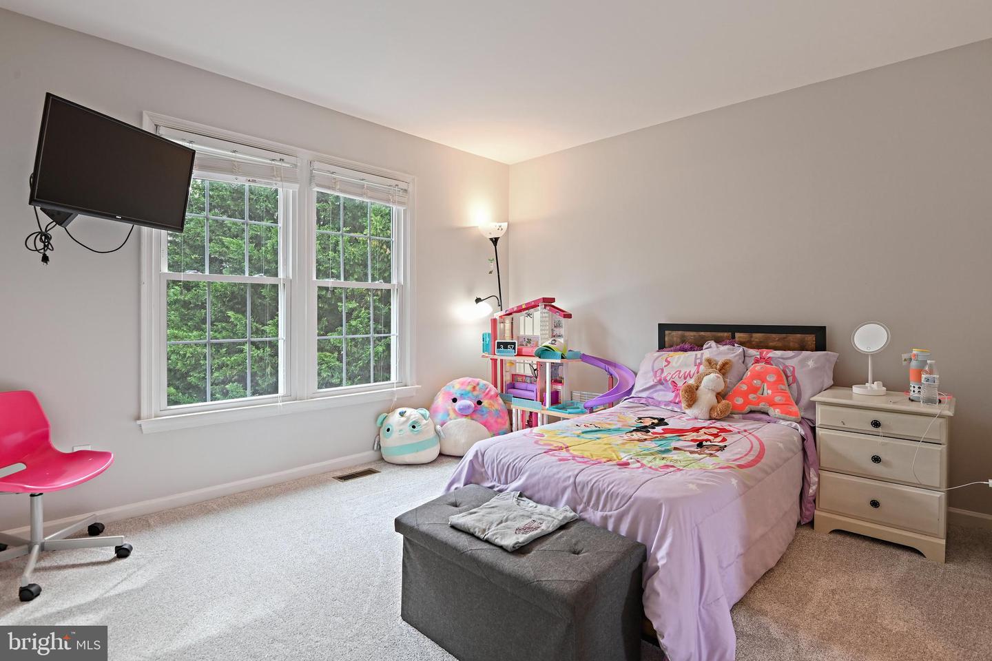 5802 HAMPTON FOREST WAY, FAIRFAX, Virginia 22030, 4 Bedrooms Bedrooms, ,4 BathroomsBathrooms,Residential,For sale,5802 HAMPTON FOREST WAY,VAFX2255354 MLS # VAFX2255354