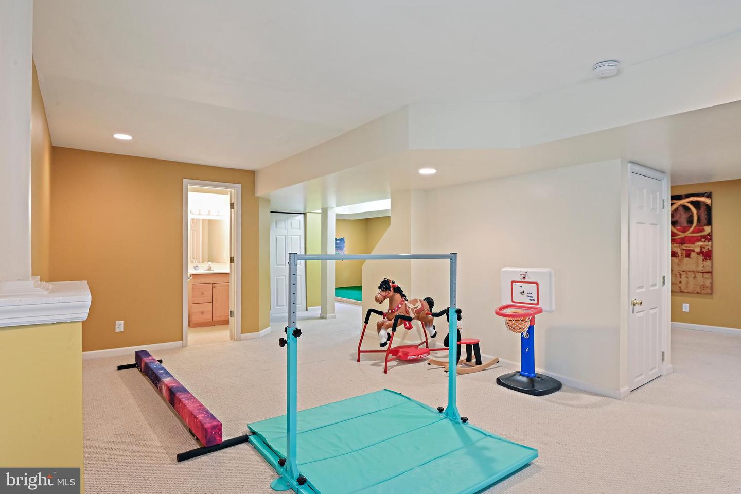 5802 HAMPTON FOREST WAY, FAIRFAX, Virginia 22030, 4 Bedrooms Bedrooms, ,4 BathroomsBathrooms,Residential,For sale,5802 HAMPTON FOREST WAY,VAFX2255354 MLS # VAFX2255354