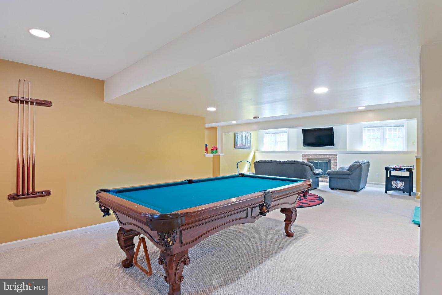 5802 HAMPTON FOREST WAY, FAIRFAX, Virginia 22030, 4 Bedrooms Bedrooms, ,4 BathroomsBathrooms,Residential,For sale,5802 HAMPTON FOREST WAY,VAFX2255354 MLS # VAFX2255354