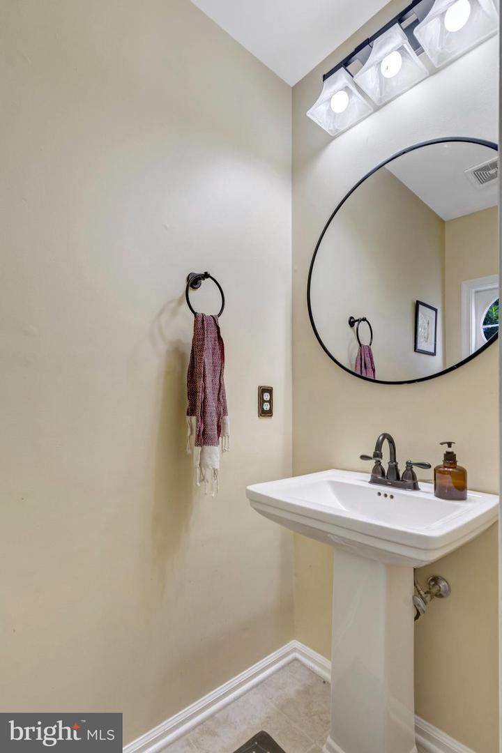 4077 WEEPING WILLOW CT #136E, CHANTILLY, Virginia 20151, 2 Bedrooms Bedrooms, ,1 BathroomBathrooms,Residential,For sale,4077 WEEPING WILLOW CT #136E,VAFX2255386 MLS # VAFX2255386