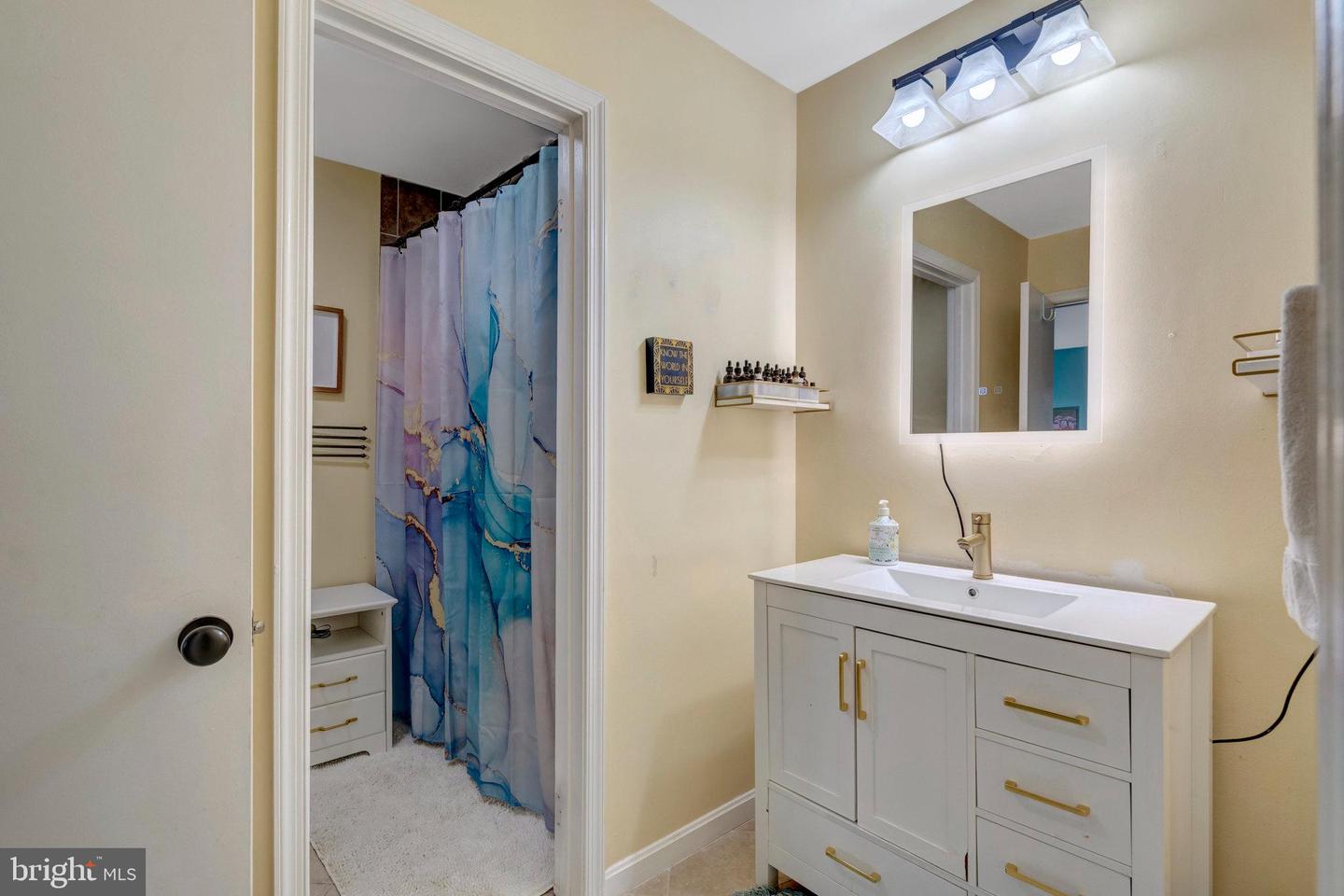 4077 WEEPING WILLOW CT #136E, CHANTILLY, Virginia 20151, 2 Bedrooms Bedrooms, ,1 BathroomBathrooms,Residential,For sale,4077 WEEPING WILLOW CT #136E,VAFX2255386 MLS # VAFX2255386