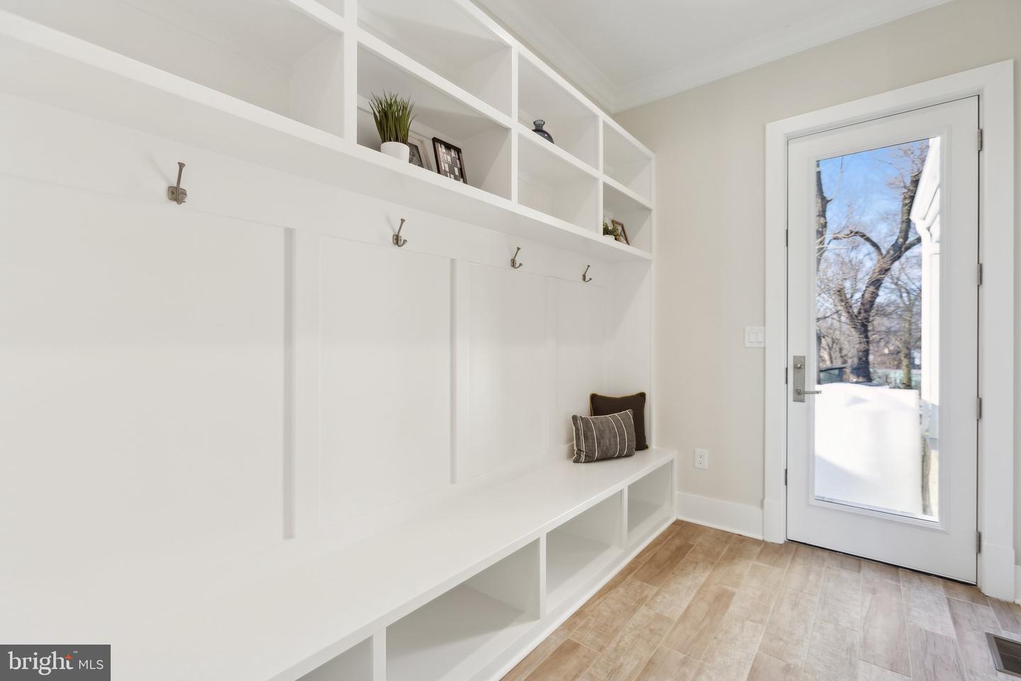 2150 N STAFFORD ST, ARLINGTON, Virginia 22207, 7 Bedrooms Bedrooms, ,8 BathroomsBathrooms,Residential,For sale,2150 N STAFFORD ST,VAAR2060704 MLS # VAAR2060704