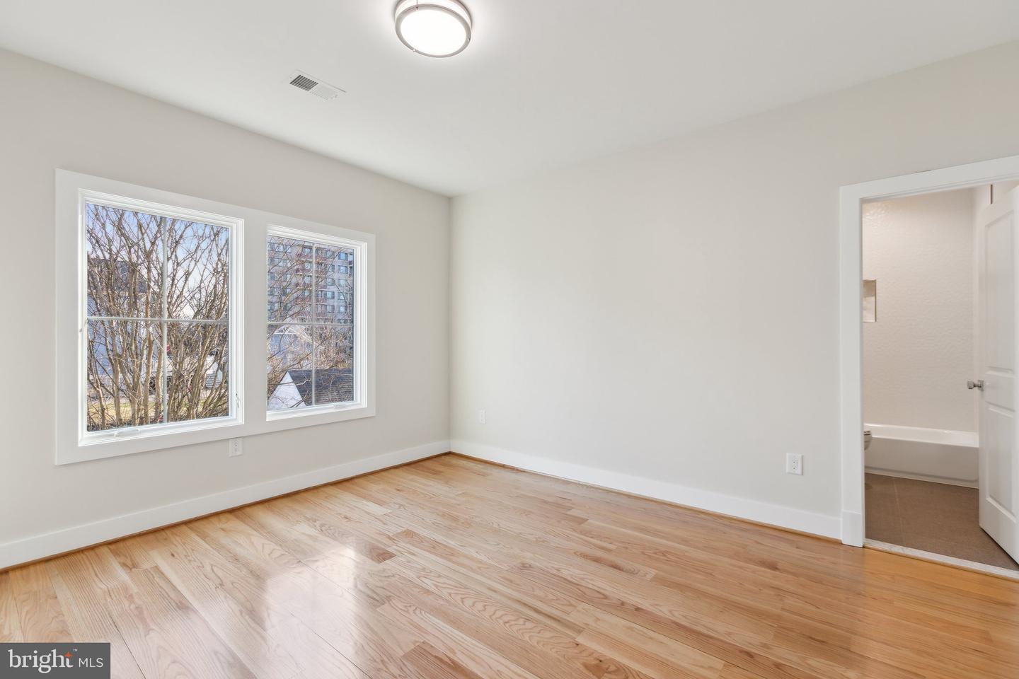 2150 N STAFFORD ST, ARLINGTON, Virginia 22207, 7 Bedrooms Bedrooms, ,8 BathroomsBathrooms,Residential,For sale,2150 N STAFFORD ST,VAAR2060704 MLS # VAAR2060704
