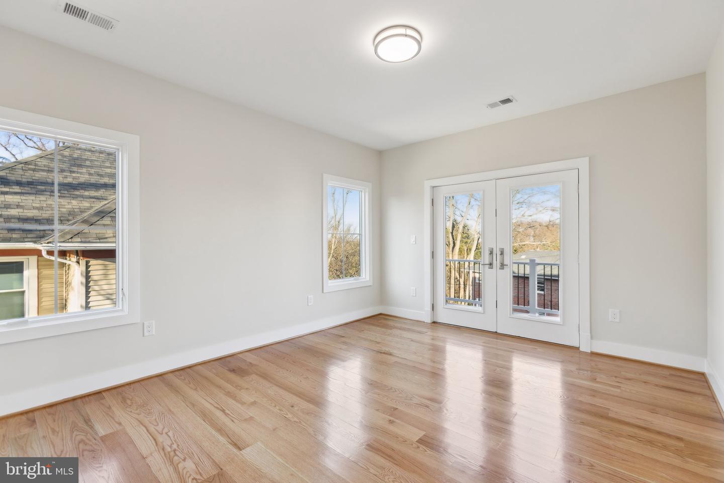 2150 N STAFFORD ST, ARLINGTON, Virginia 22207, 7 Bedrooms Bedrooms, ,8 BathroomsBathrooms,Residential,For sale,2150 N STAFFORD ST,VAAR2060704 MLS # VAAR2060704
