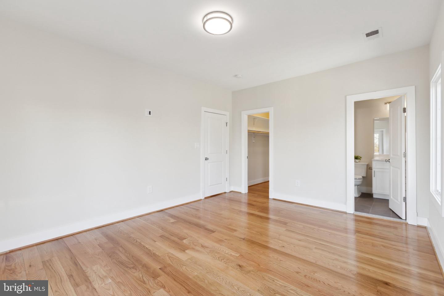 2150 N STAFFORD ST, ARLINGTON, Virginia 22207, 7 Bedrooms Bedrooms, ,8 BathroomsBathrooms,Residential,For sale,2150 N STAFFORD ST,VAAR2060704 MLS # VAAR2060704