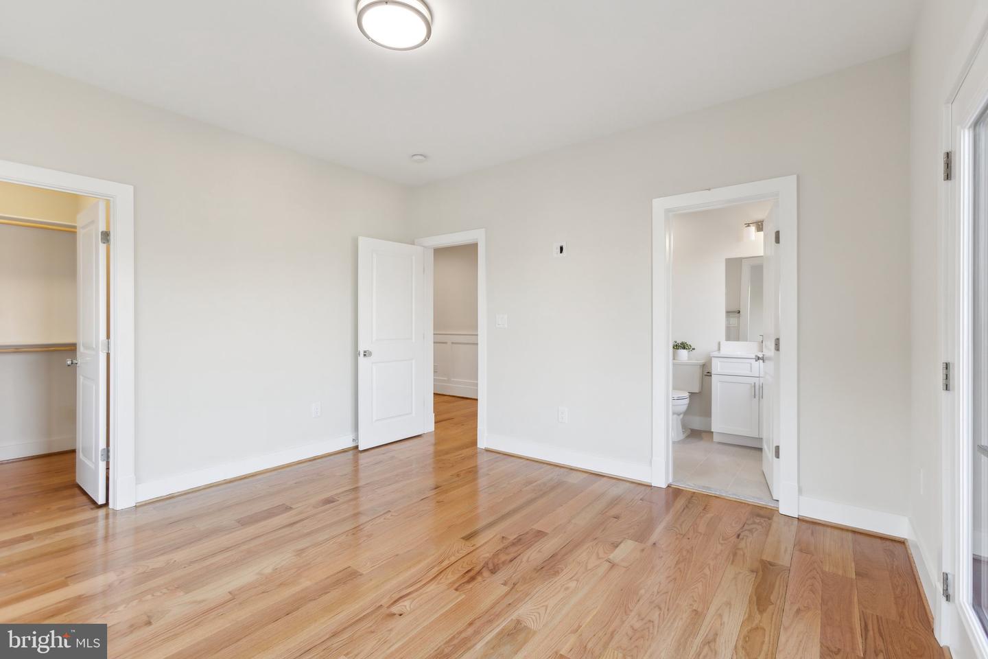 2150 N STAFFORD ST, ARLINGTON, Virginia 22207, 7 Bedrooms Bedrooms, ,8 BathroomsBathrooms,Residential,For sale,2150 N STAFFORD ST,VAAR2060704 MLS # VAAR2060704