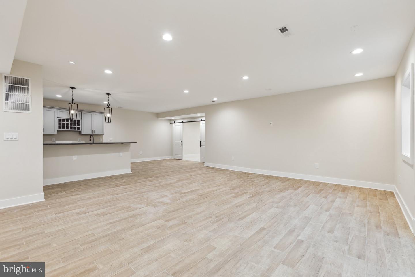 2150 N STAFFORD ST, ARLINGTON, Virginia 22207, 7 Bedrooms Bedrooms, ,8 BathroomsBathrooms,Residential,For sale,2150 N STAFFORD ST,VAAR2060704 MLS # VAAR2060704