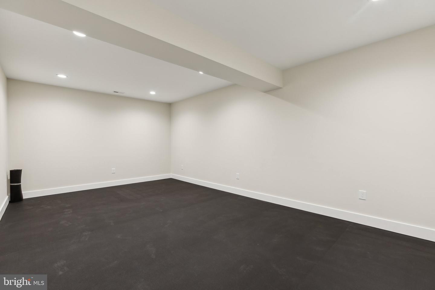 2150 N STAFFORD ST, ARLINGTON, Virginia 22207, 7 Bedrooms Bedrooms, ,8 BathroomsBathrooms,Residential,For sale,2150 N STAFFORD ST,VAAR2060704 MLS # VAAR2060704
