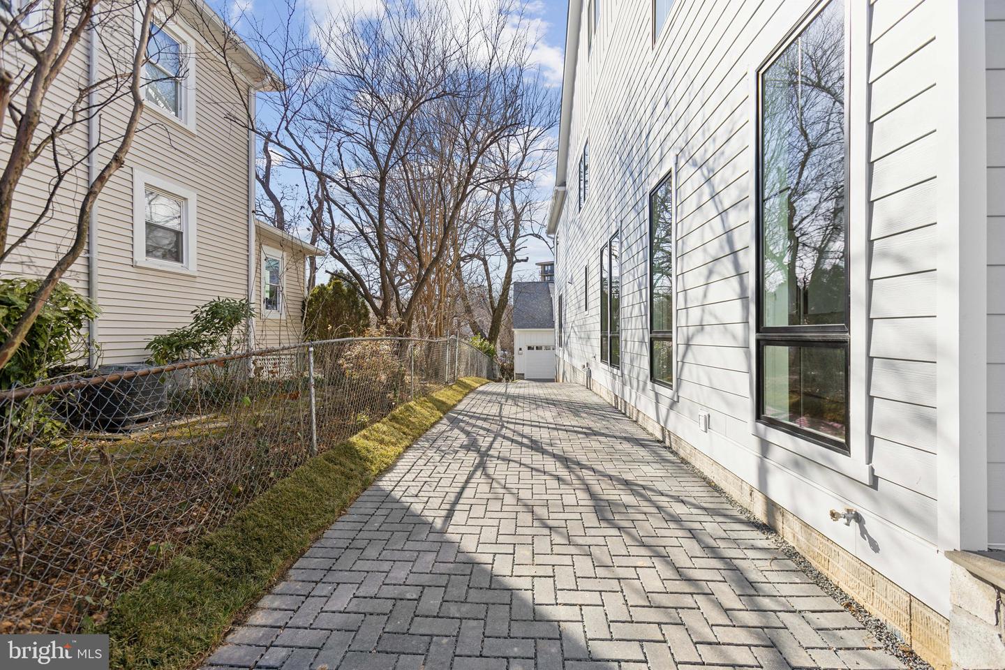 2150 N STAFFORD ST, ARLINGTON, Virginia 22207, 7 Bedrooms Bedrooms, ,8 BathroomsBathrooms,Residential,For sale,2150 N STAFFORD ST,VAAR2060704 MLS # VAAR2060704