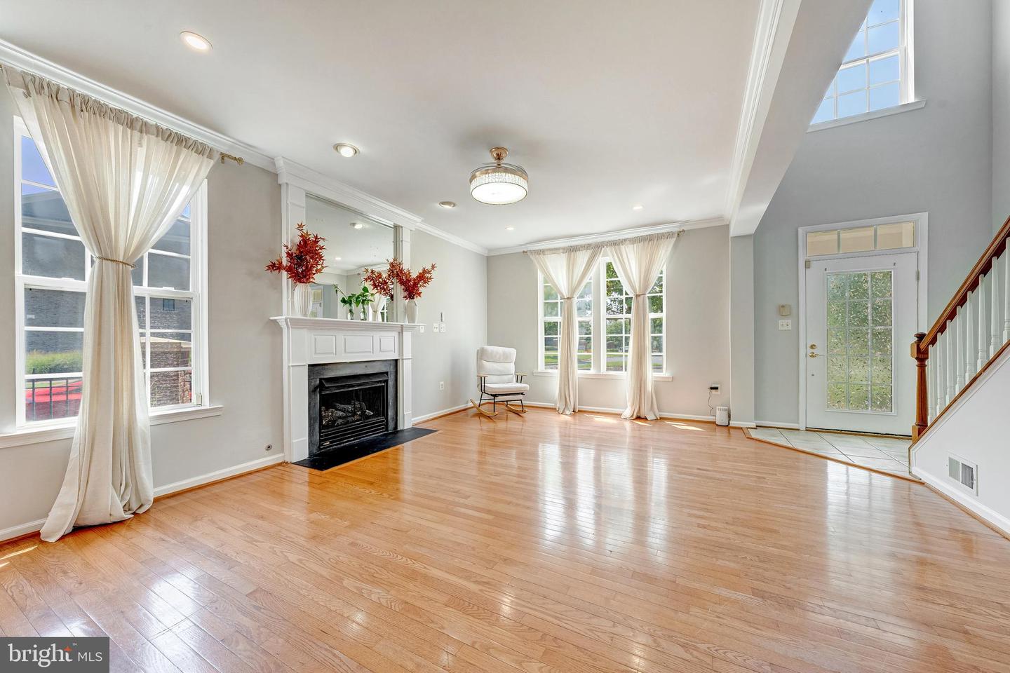 13765 FLEET ST, WOODBRIDGE, Virginia 22191, 4 Bedrooms Bedrooms, ,3 BathroomsBathrooms,Residential,For sale,13765 FLEET ST,VAPW2099208 MLS # VAPW2099208