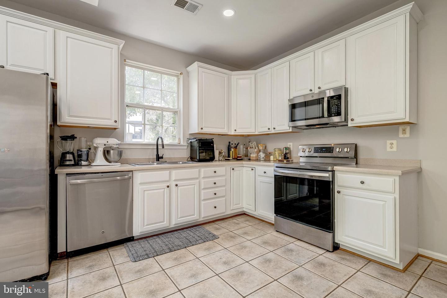 13765 FLEET ST, WOODBRIDGE, Virginia 22191, 4 Bedrooms Bedrooms, ,3 BathroomsBathrooms,Residential,For sale,13765 FLEET ST,VAPW2099208 MLS # VAPW2099208