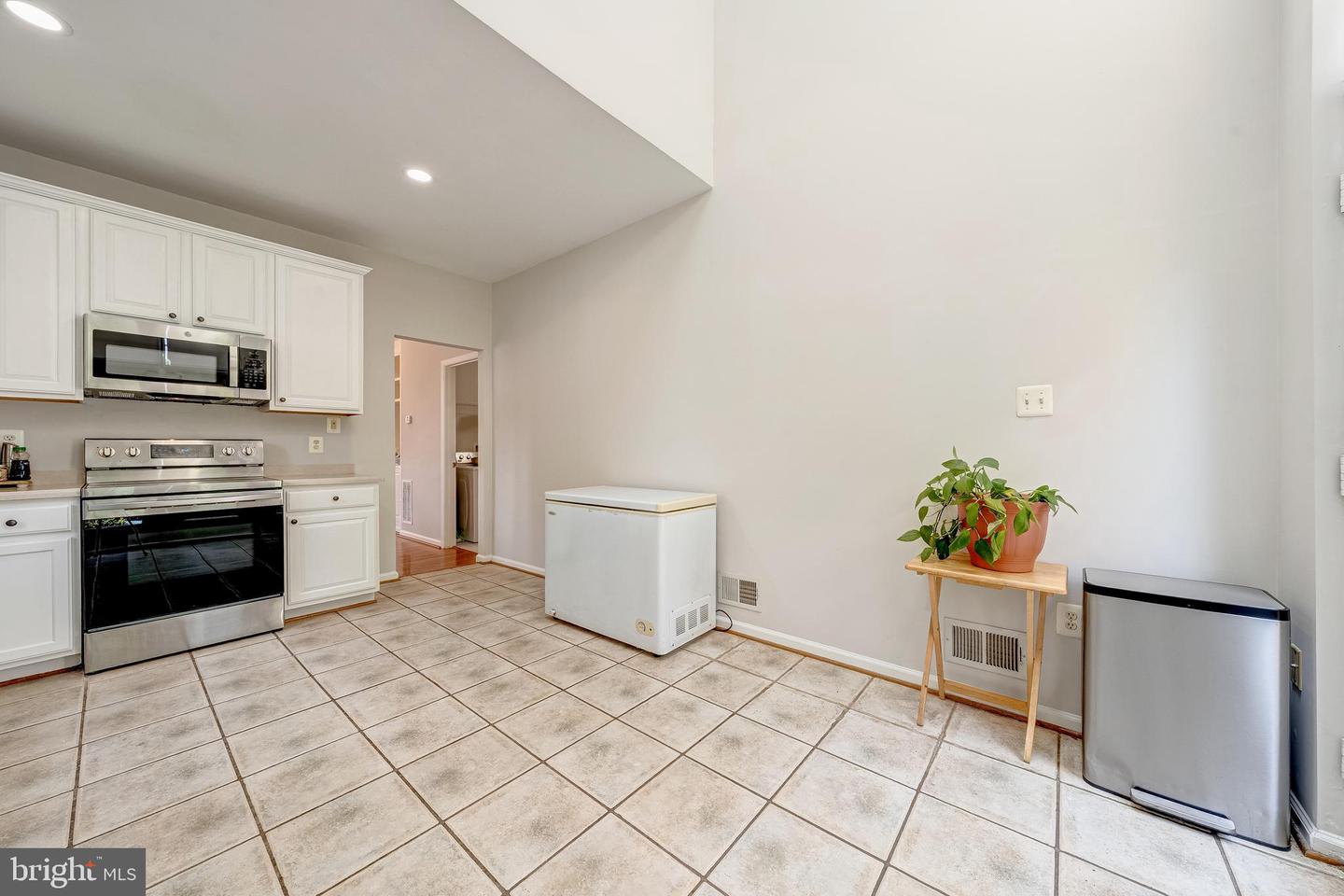 13765 FLEET ST, WOODBRIDGE, Virginia 22191, 4 Bedrooms Bedrooms, ,3 BathroomsBathrooms,Residential,For sale,13765 FLEET ST,VAPW2099208 MLS # VAPW2099208