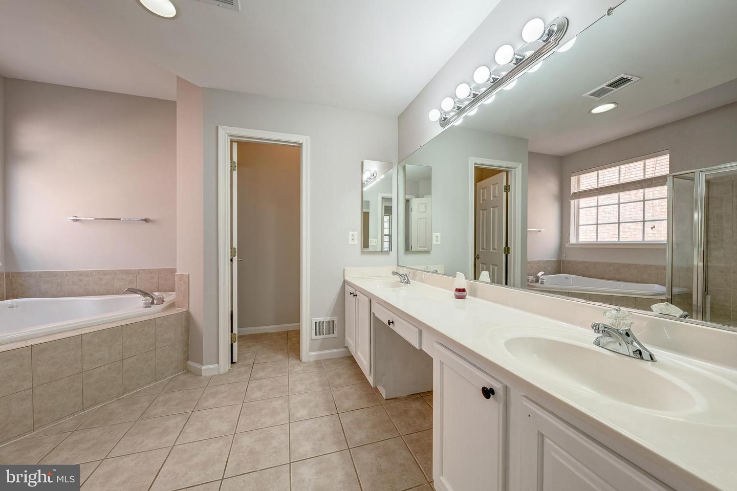 13765 FLEET ST, WOODBRIDGE, Virginia 22191, 4 Bedrooms Bedrooms, ,3 BathroomsBathrooms,Residential,For sale,13765 FLEET ST,VAPW2099208 MLS # VAPW2099208