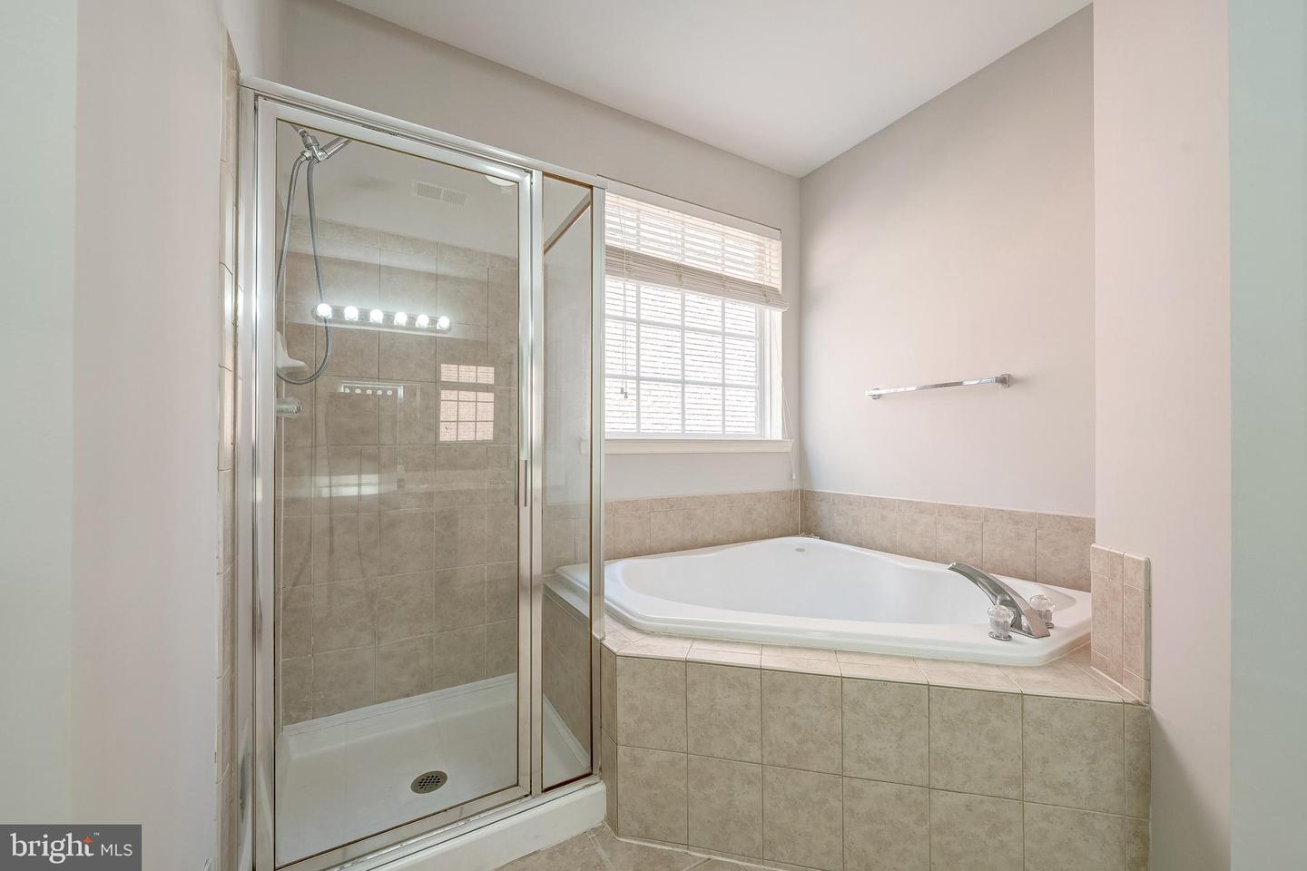 13765 FLEET ST, WOODBRIDGE, Virginia 22191, 4 Bedrooms Bedrooms, ,3 BathroomsBathrooms,Residential,For sale,13765 FLEET ST,VAPW2099208 MLS # VAPW2099208