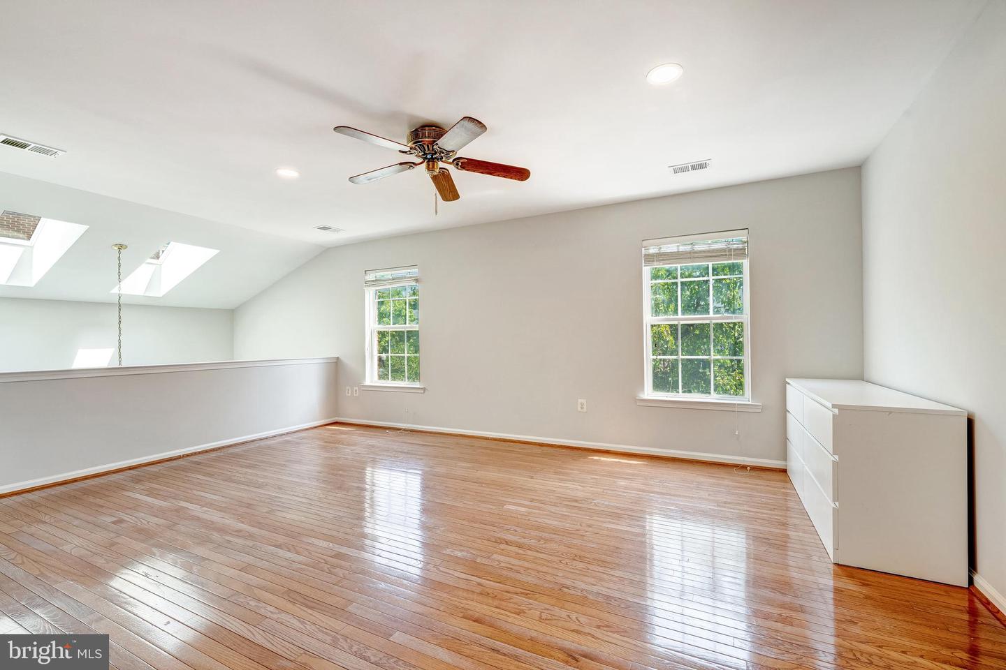 13765 FLEET ST, WOODBRIDGE, Virginia 22191, 4 Bedrooms Bedrooms, ,3 BathroomsBathrooms,Residential,For sale,13765 FLEET ST,VAPW2099208 MLS # VAPW2099208