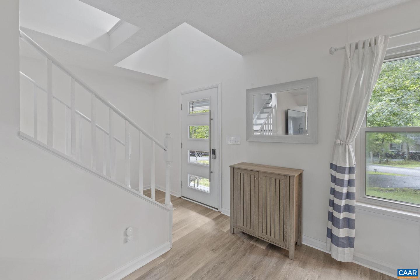 26 WOODLAWN DR, PALMYRA, Virginia 22963, 3 Bedrooms Bedrooms, ,2 BathroomsBathrooms,Residential,For sale,26 WOODLAWN DR,666643 MLS # 666643