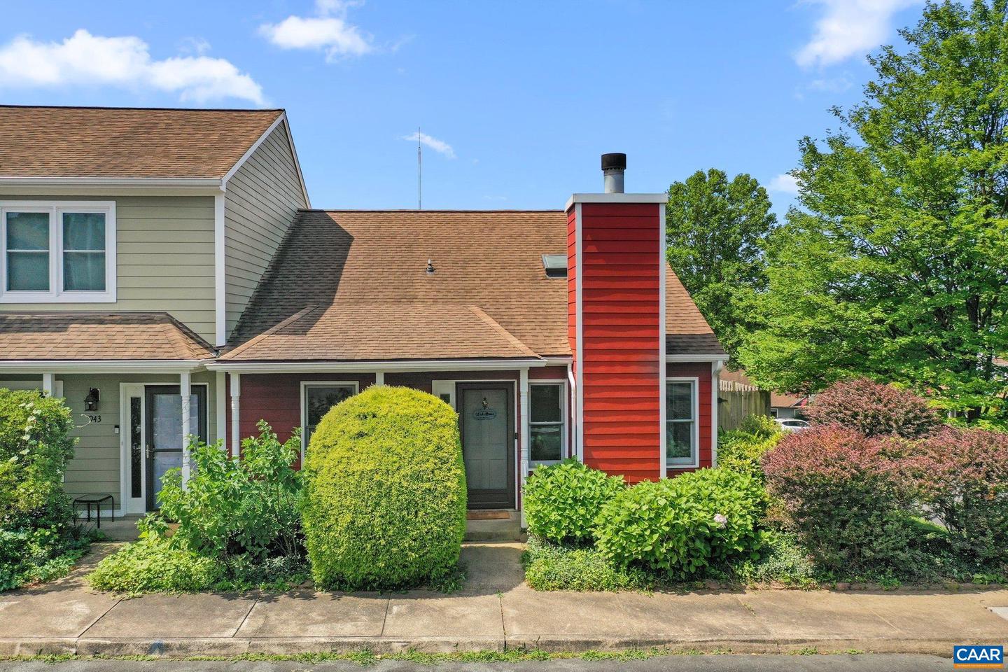 941 WARWICK CT, CHARLOTTESVILLE, Virginia 22901, 3 Bedrooms Bedrooms, ,2 BathroomsBathrooms,Residential,For sale,941 WARWICK CT,666651 MLS # 666651