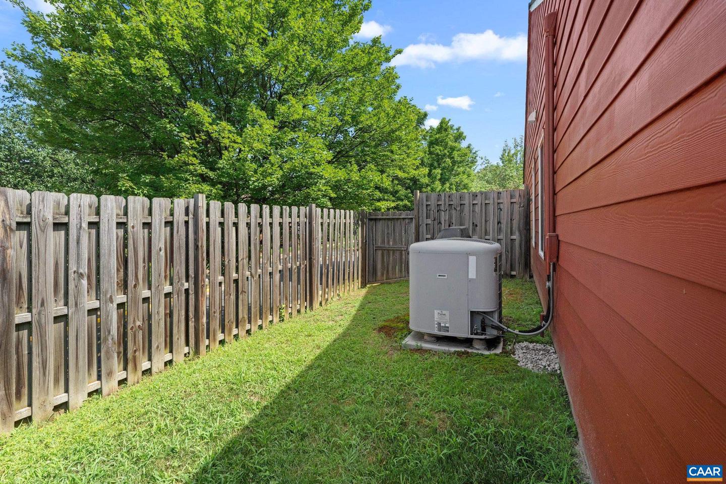 941 WARWICK CT, CHARLOTTESVILLE, Virginia 22901, 3 Bedrooms Bedrooms, ,2 BathroomsBathrooms,Residential,For sale,941 WARWICK CT,666651 MLS # 666651