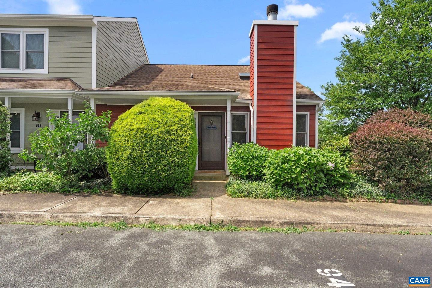 941 WARWICK CT, CHARLOTTESVILLE, Virginia 22901, 3 Bedrooms Bedrooms, ,2 BathroomsBathrooms,Residential,For sale,941 WARWICK CT,666651 MLS # 666651