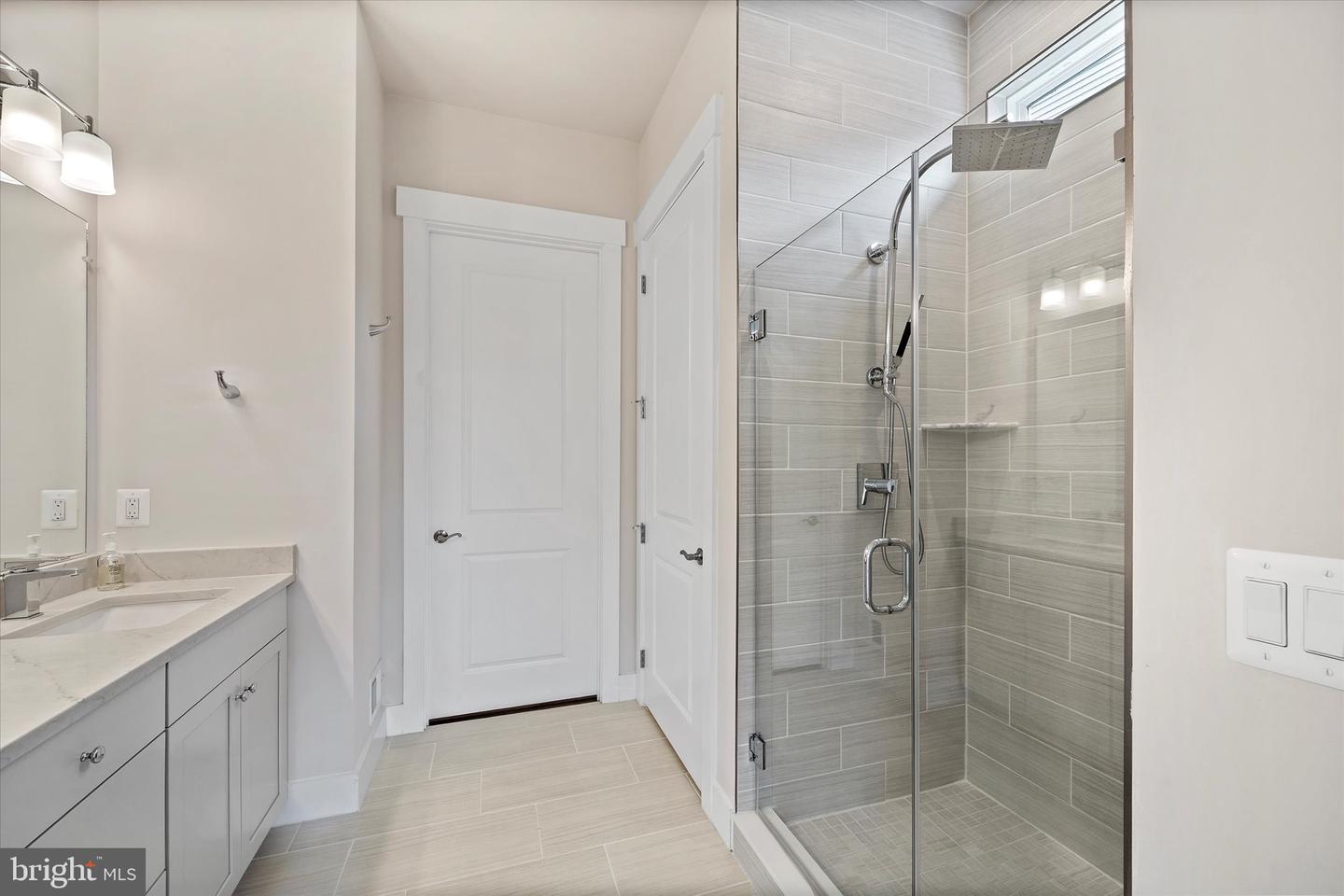 43441 BETTYS FARM DR, CHANTILLY, Virginia 20152, 4 Bedrooms Bedrooms, ,3 BathroomsBathrooms,Residential,For sale,43441 BETTYS FARM DR,VALO2102074 MLS # VALO2102074
