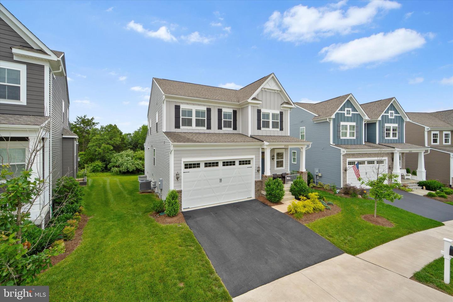 43441 BETTYS FARM DR, CHANTILLY, Virginia 20152, 4 Bedrooms Bedrooms, ,3 BathroomsBathrooms,Residential,For sale,43441 BETTYS FARM DR,VALO2102074 MLS # VALO2102074