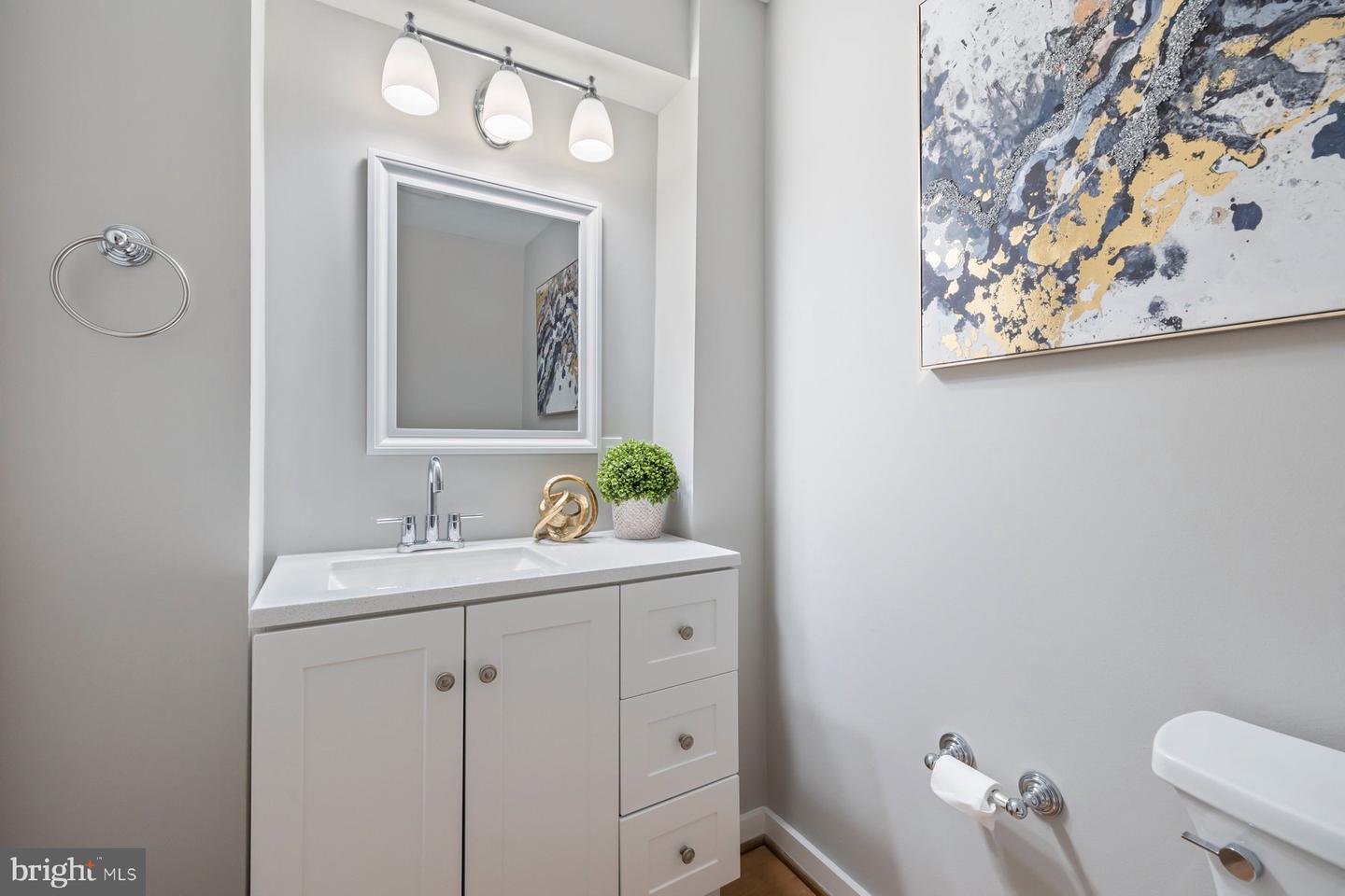 4914 22ND ST N, ARLINGTON, Virginia 22207, 2 Bedrooms Bedrooms, ,2 BathroomsBathrooms,Residential,For sale,4914 22ND ST N,VAAR2060698 MLS # VAAR2060698