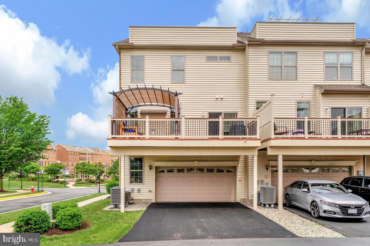 22635 NAUGATUCK SQ, ASHBURN, Virginia 20148, 4 Bedrooms Bedrooms, ,3 BathroomsBathrooms,Residential,For sale,22635 NAUGATUCK SQ,VALO2102094 MLS # VALO2102094