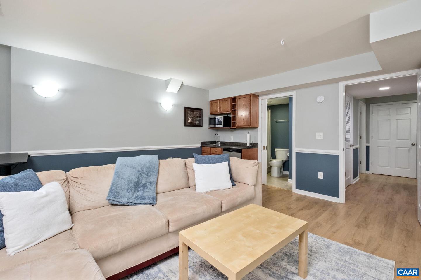 100 MELBOURNE PRK #B, CHARLOTTESVILLE, Virginia 22901, 3 Bedrooms Bedrooms, ,3 BathroomsBathrooms,Residential,For sale,100 MELBOURNE PRK #B,666684 MLS # 666684