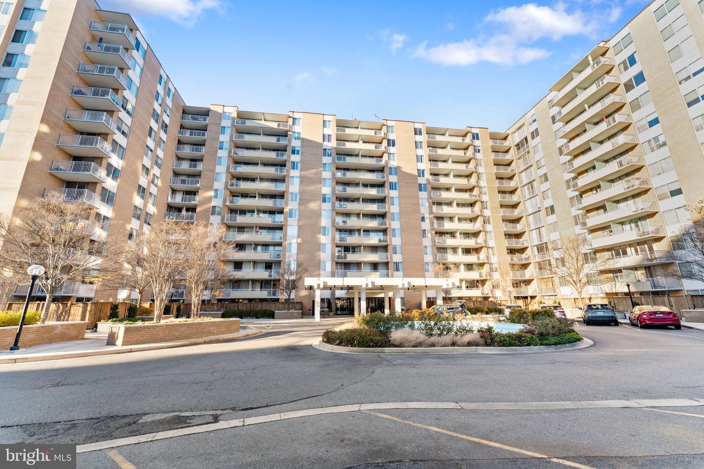 3001 VEAZEY TER NW #1008, WASHINGTON, District Of Columbia 20008, 2 Bedrooms Bedrooms, ,2 BathroomsBathrooms,Residential,For sale,3001 VEAZEY TER NW #1008,DCDC2210376 MLS # DCDC2210376