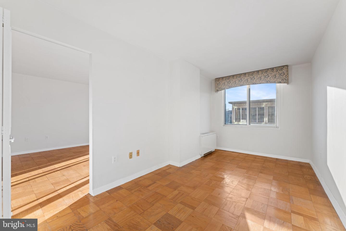 3001 VEAZEY TER NW #1008, WASHINGTON, District Of Columbia 20008, 2 Bedrooms Bedrooms, ,2 BathroomsBathrooms,Residential,For sale,3001 VEAZEY TER NW #1008,DCDC2210376 MLS # DCDC2210376