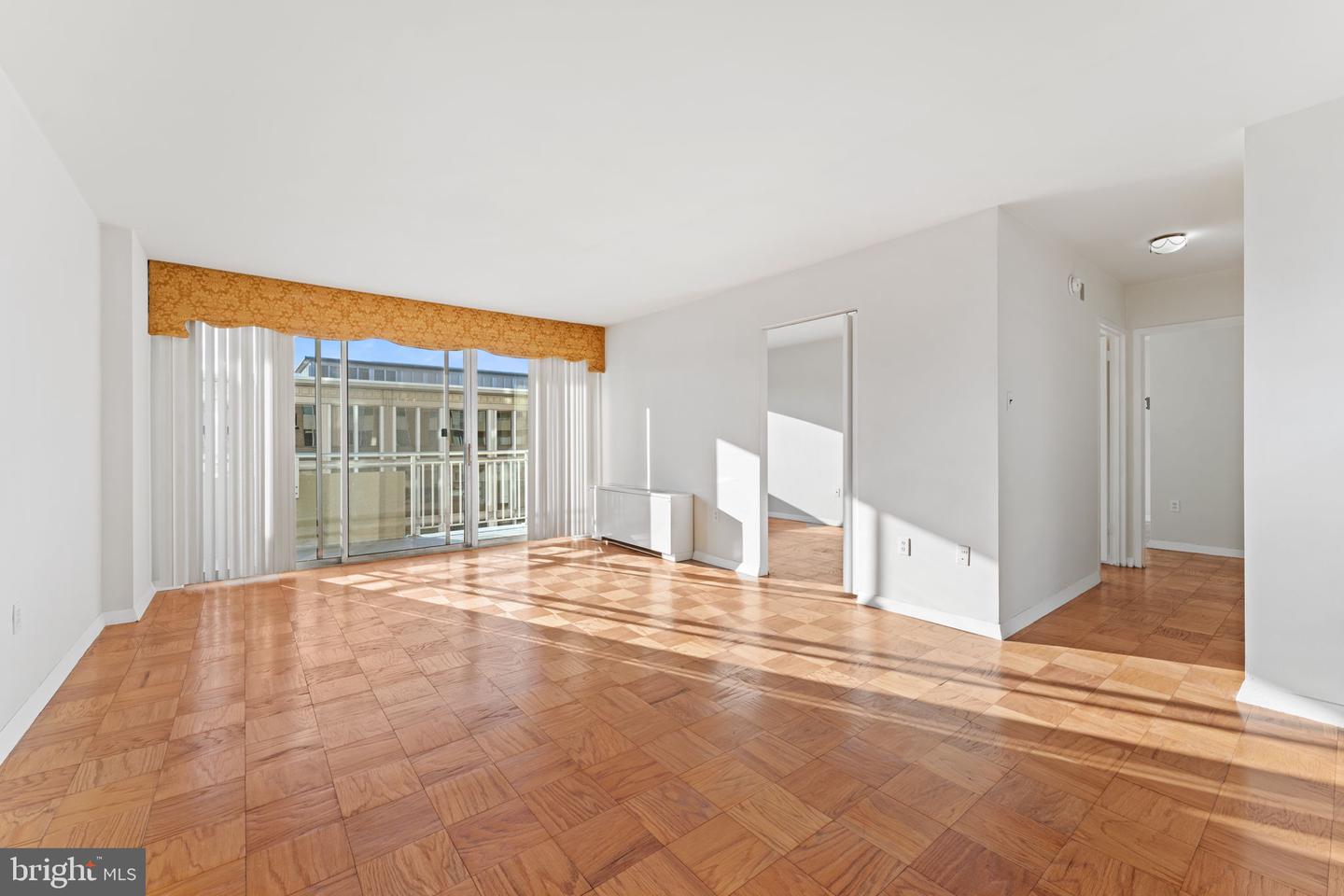 3001 VEAZEY TER NW #1008, WASHINGTON, District Of Columbia 20008, 2 Bedrooms Bedrooms, ,2 BathroomsBathrooms,Residential,For sale,3001 VEAZEY TER NW #1008,DCDC2210376 MLS # DCDC2210376