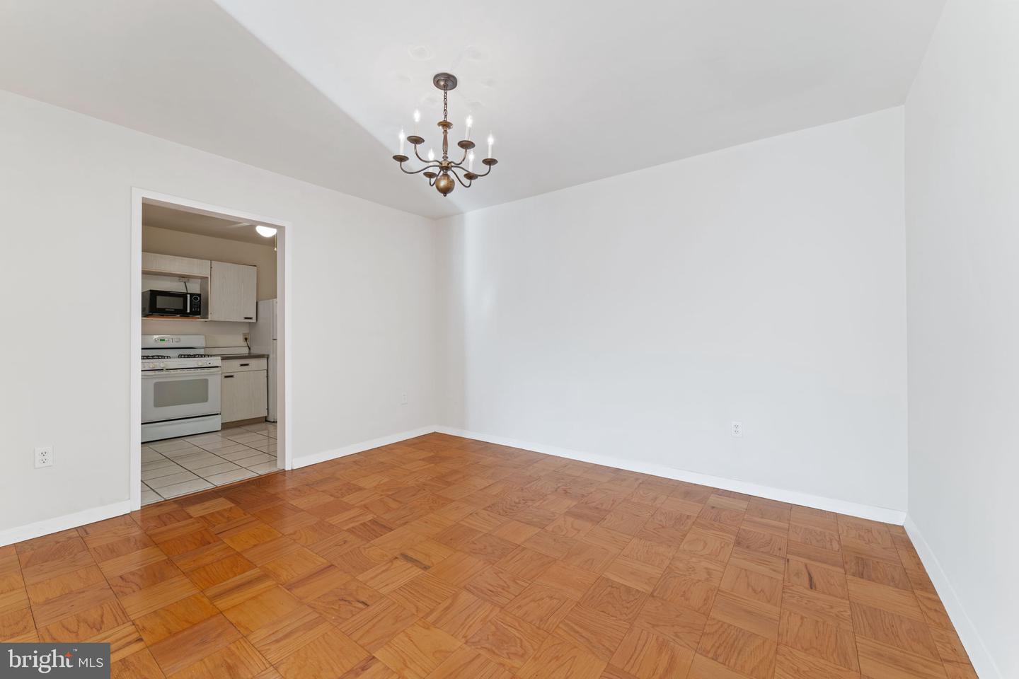 3001 VEAZEY TER NW #1008, WASHINGTON, District Of Columbia 20008, 2 Bedrooms Bedrooms, ,2 BathroomsBathrooms,Residential,For sale,3001 VEAZEY TER NW #1008,DCDC2210376 MLS # DCDC2210376
