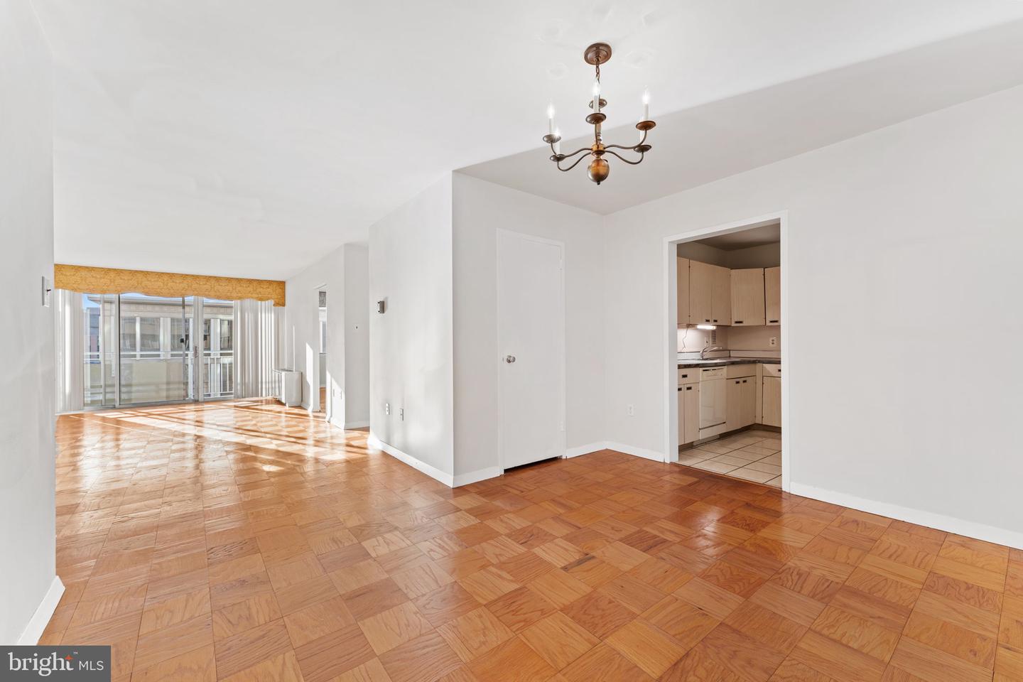 3001 VEAZEY TER NW #1008, WASHINGTON, District Of Columbia 20008, 2 Bedrooms Bedrooms, ,2 BathroomsBathrooms,Residential,For sale,3001 VEAZEY TER NW #1008,DCDC2210376 MLS # DCDC2210376