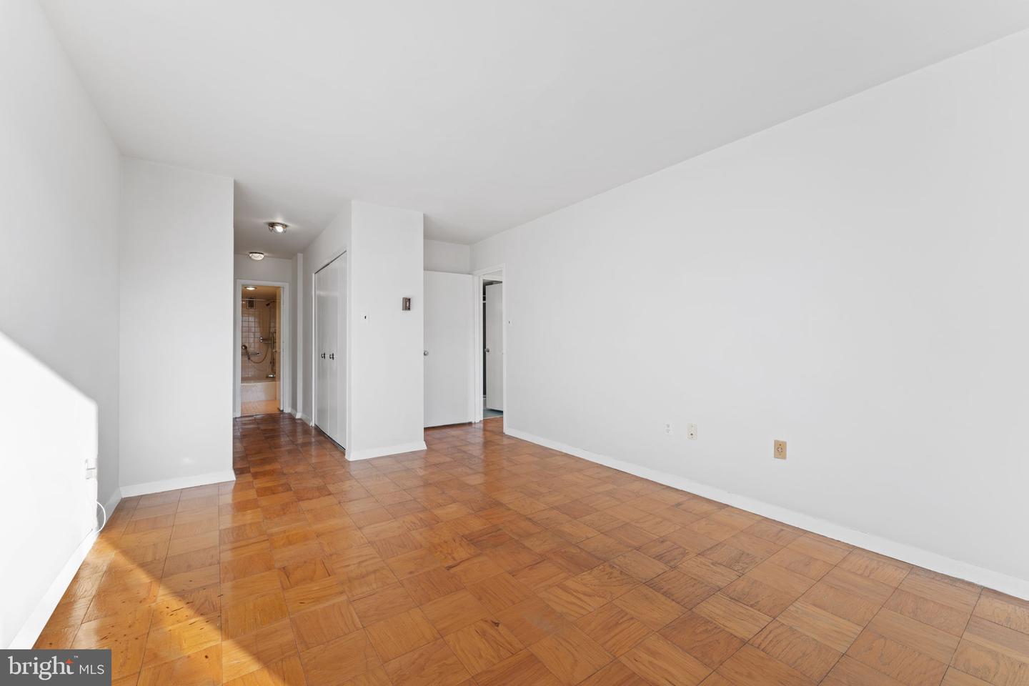 3001 VEAZEY TER NW #1008, WASHINGTON, District Of Columbia 20008, 2 Bedrooms Bedrooms, ,2 BathroomsBathrooms,Residential,For sale,3001 VEAZEY TER NW #1008,DCDC2210376 MLS # DCDC2210376
