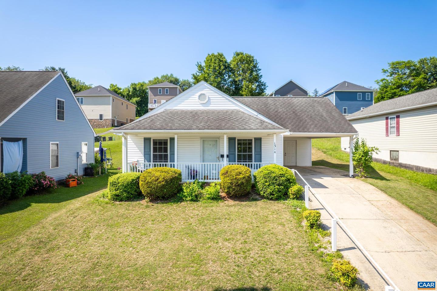 1314 3RD ST, WAYNESBORO, Virginia 22980, 2 Bedrooms Bedrooms, ,2 BathroomsBathrooms,Residential,For sale,1314 3RD ST,666751 MLS # 666751