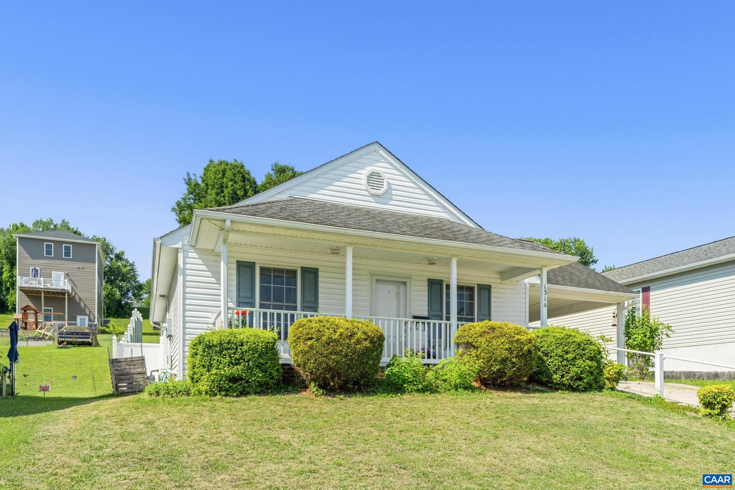 1314 3RD ST, WAYNESBORO, Virginia 22980, 2 Bedrooms Bedrooms, ,2 BathroomsBathrooms,Residential,For sale,1314 3RD ST,666751 MLS # 666751