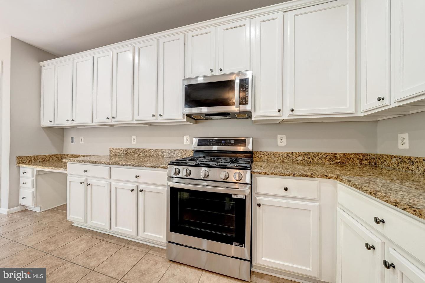 43122 FOREST EDGE SQ, ASHBURN, Virginia 20148, 3 Bedrooms Bedrooms, ,2 BathroomsBathrooms,Residential,For sale,43122 FOREST EDGE SQ,VALO2102140 MLS # VALO2102140