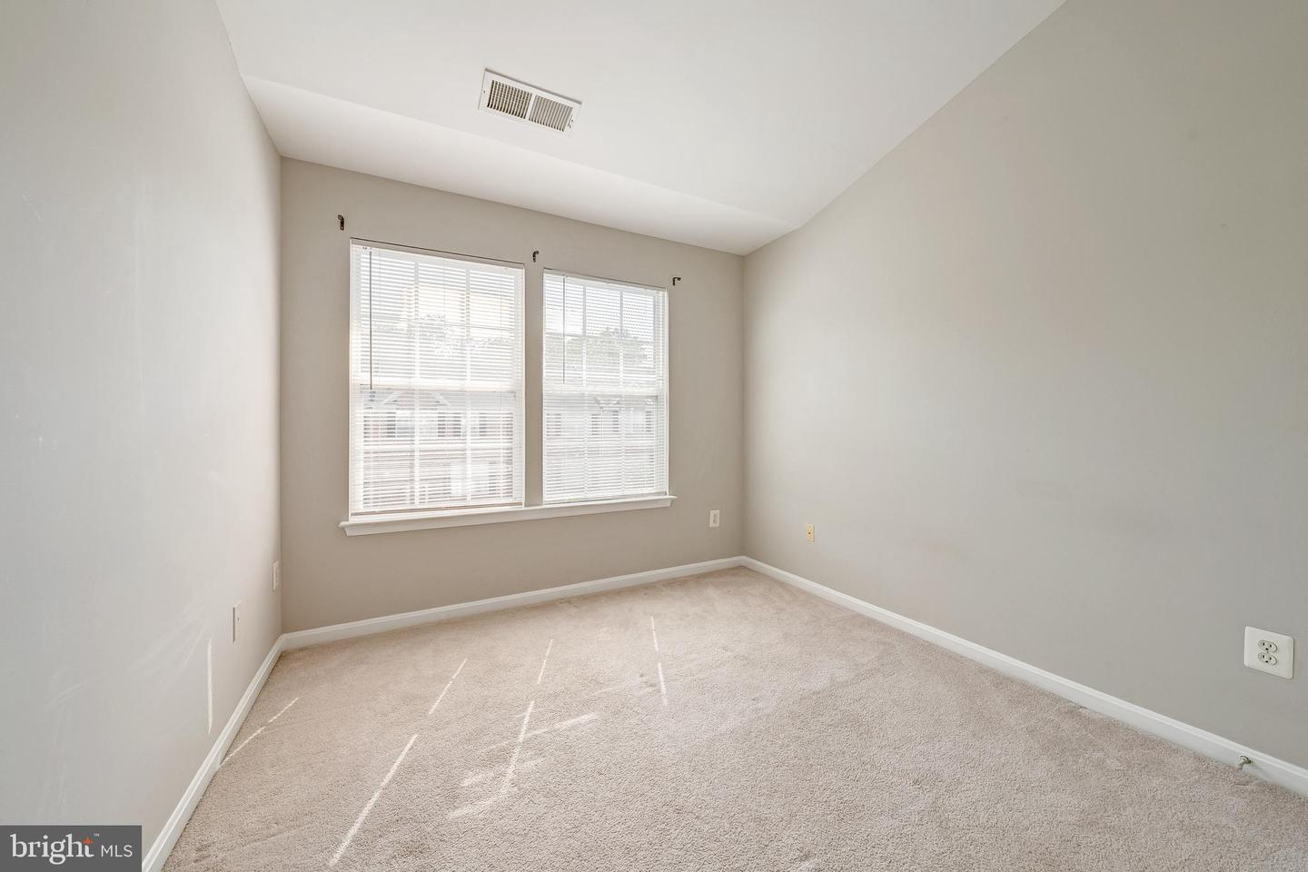 43122 FOREST EDGE SQ, ASHBURN, Virginia 20148, 3 Bedrooms Bedrooms, ,2 BathroomsBathrooms,Residential,For sale,43122 FOREST EDGE SQ,VALO2102140 MLS # VALO2102140