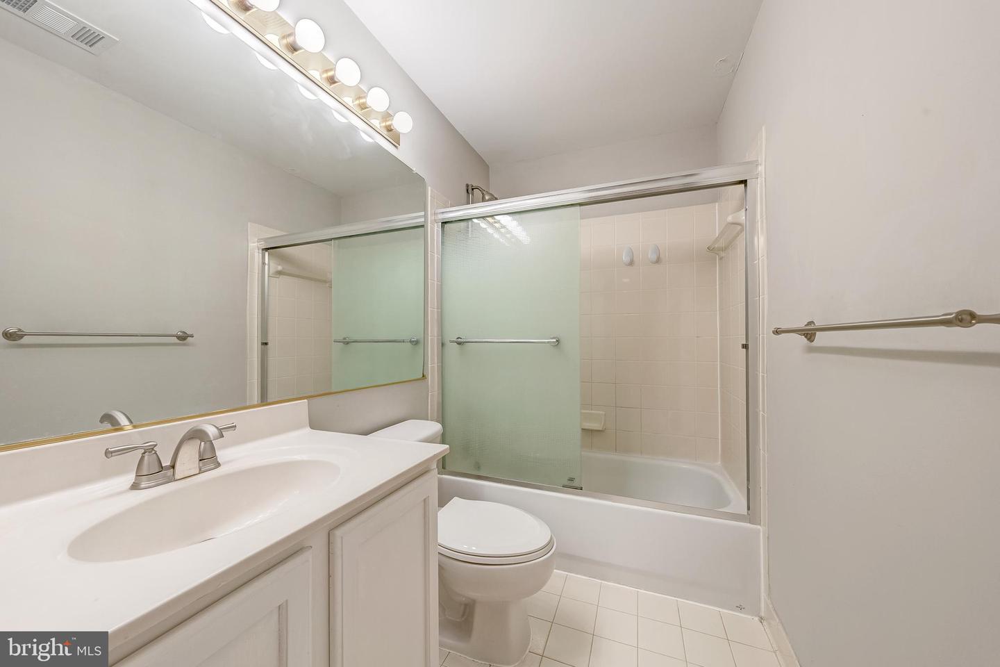 43122 FOREST EDGE SQ, ASHBURN, Virginia 20148, 3 Bedrooms Bedrooms, ,2 BathroomsBathrooms,Residential,For sale,43122 FOREST EDGE SQ,VALO2102140 MLS # VALO2102140