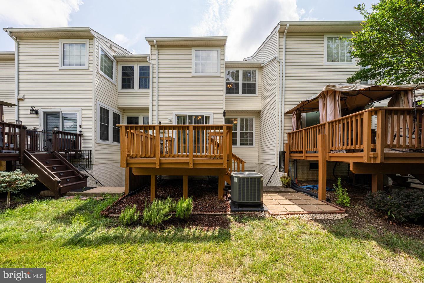 43122 FOREST EDGE SQ, ASHBURN, Virginia 20148, 3 Bedrooms Bedrooms, ,2 BathroomsBathrooms,Residential,For sale,43122 FOREST EDGE SQ,VALO2102140 MLS # VALO2102140