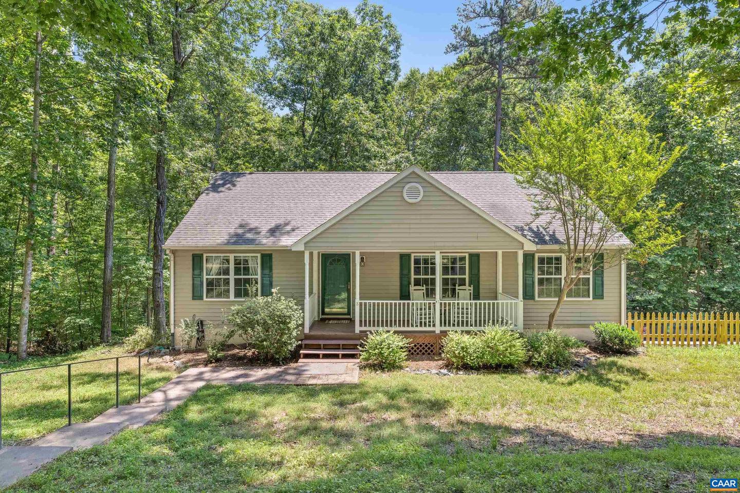 8 RIVERSIDE DR, PALMYRA, Virginia 22963, 4 Bedrooms Bedrooms, ,3 BathroomsBathrooms,Residential,For sale,8 RIVERSIDE DR,666758 MLS # 666758