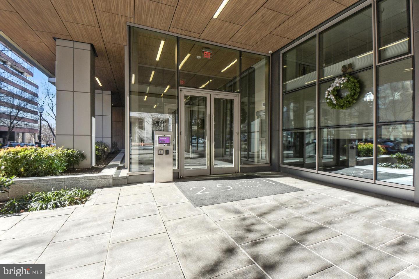 2501 M ST NW #701, WASHINGTON, District Of Columbia 20037, 2 Bedrooms Bedrooms, ,2 BathroomsBathrooms,Residential,For sale,2501 M ST NW #701,DCDC2210386 MLS # DCDC2210386